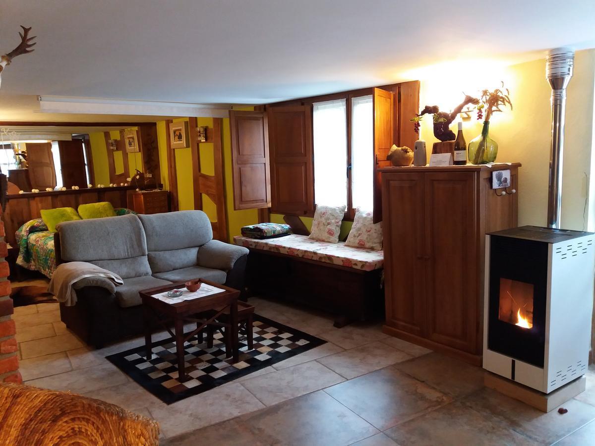 Apartamentos La Condesa Valmeo Esterno foto