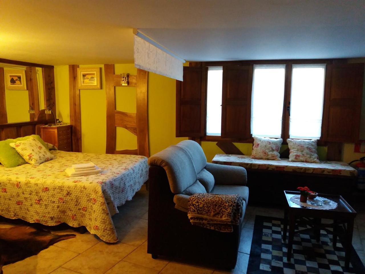 Apartamentos La Condesa Valmeo Esterno foto