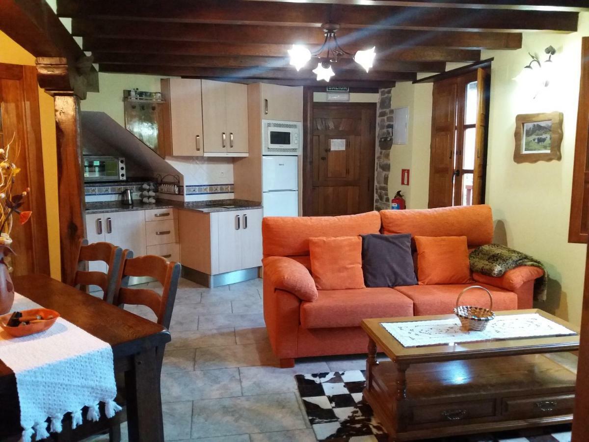 Apartamentos La Condesa Valmeo Esterno foto