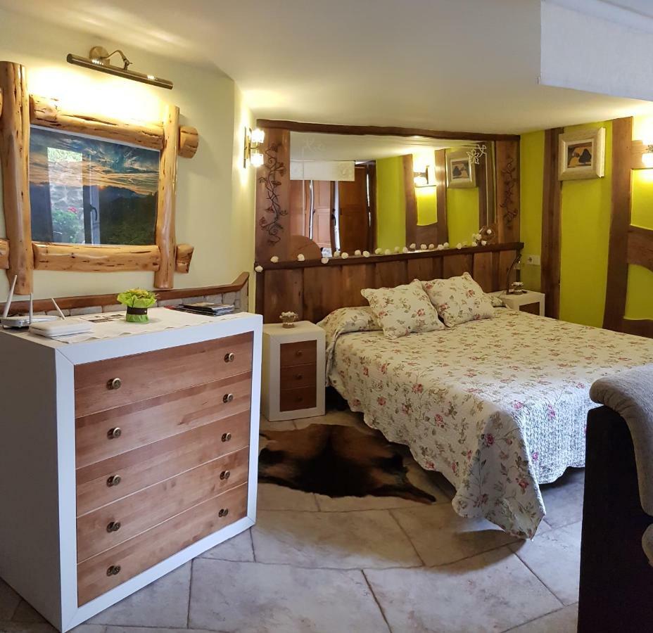 Apartamentos La Condesa Valmeo Esterno foto